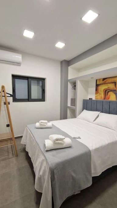 Faronita - Luxury Apt In The Heart Of Καλαμάτα Εξωτερικό φωτογραφία